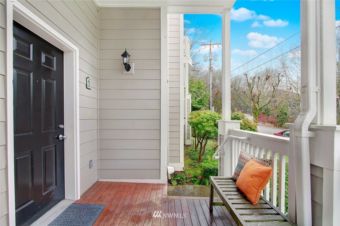 Property Photo: 9700 Ravenna Avenue NE 2 WA 98115
