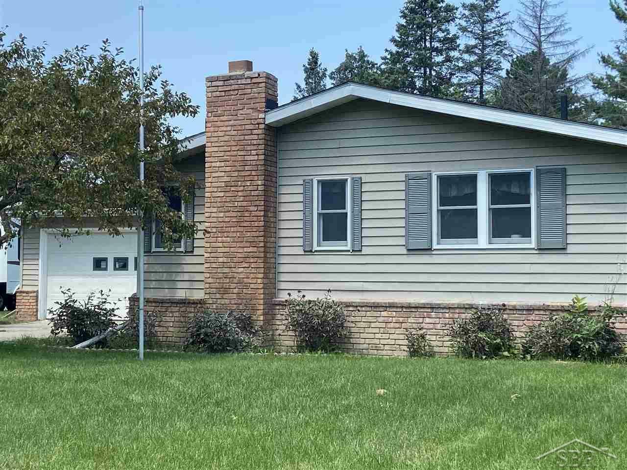 Property Photo:  905 Roeser  MI 48623 