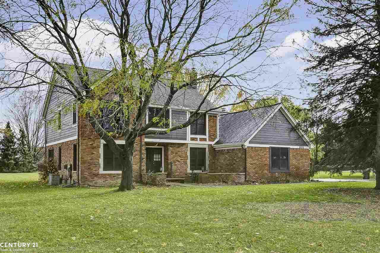 Property Photo:  801 Heather Lake Dr  MI 48348 