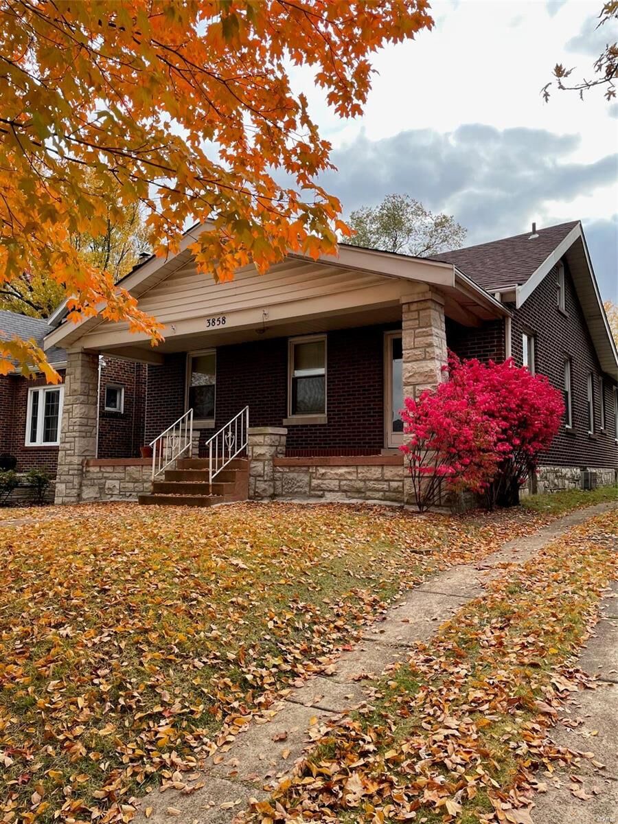 Property Photo: 3858 Bowen MO 63116