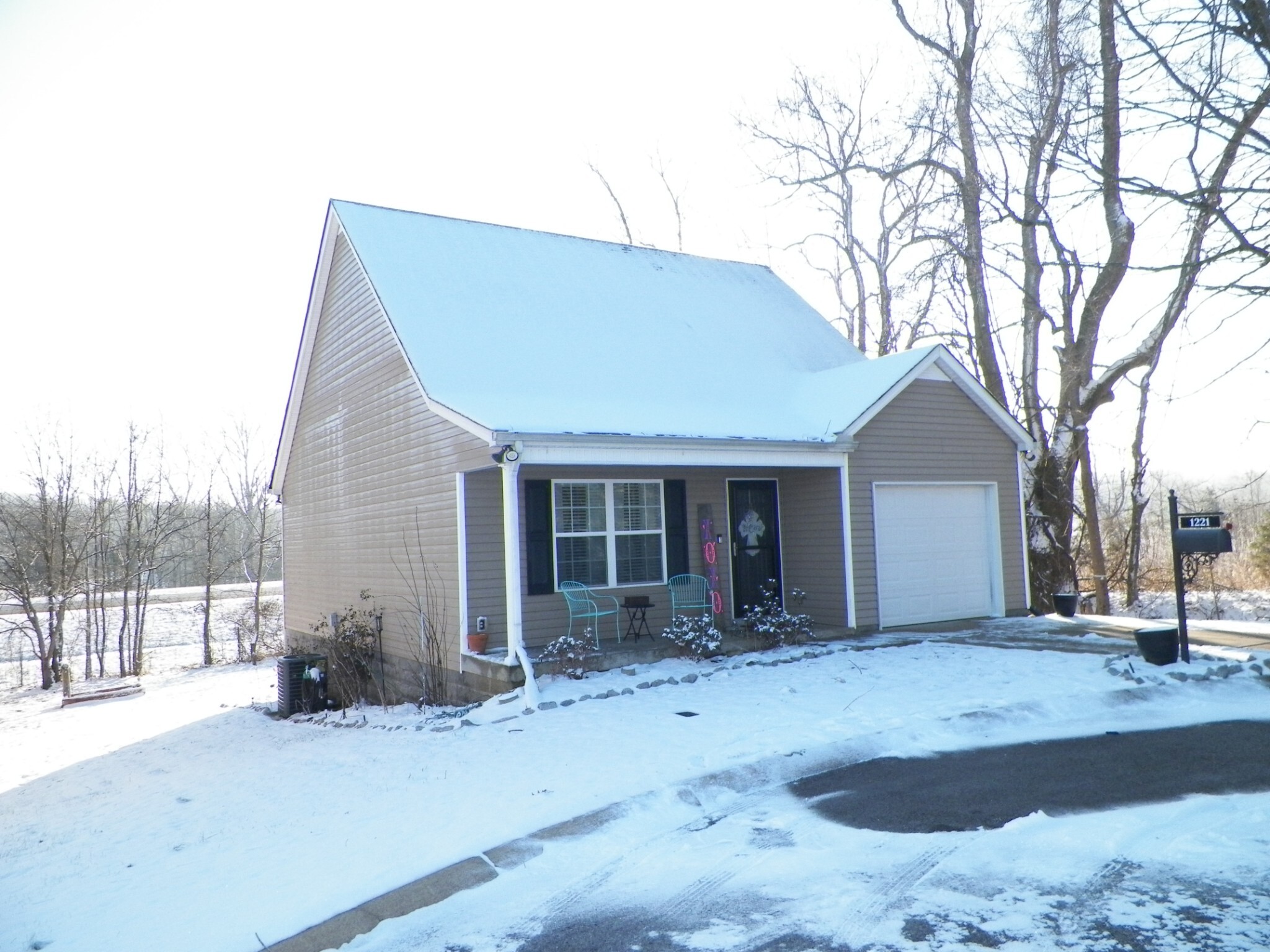 Property Photo: 1221 Woodall Rd TN 37090