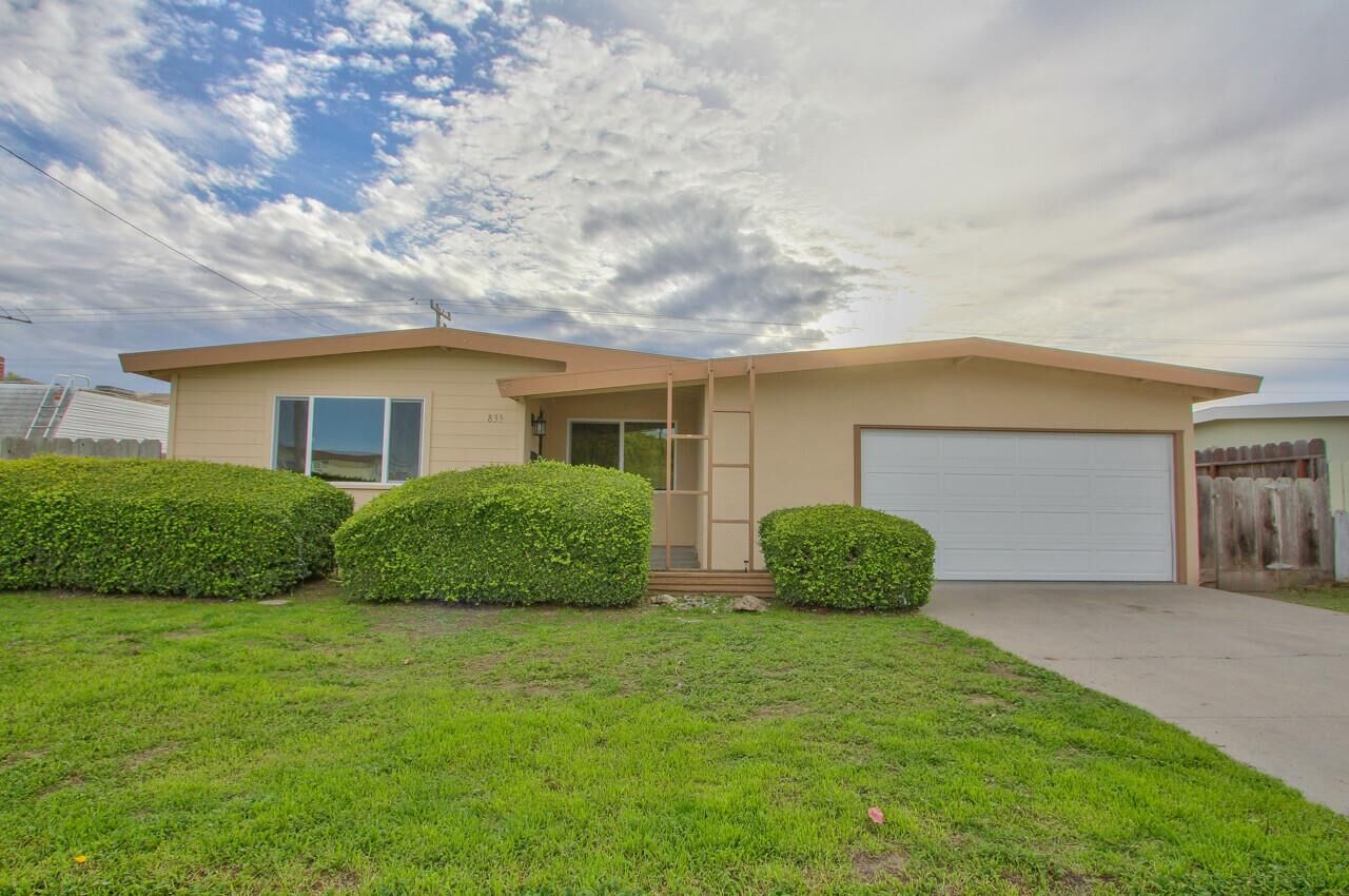 Property Photo: 835 Lemos Avenue CA 93901