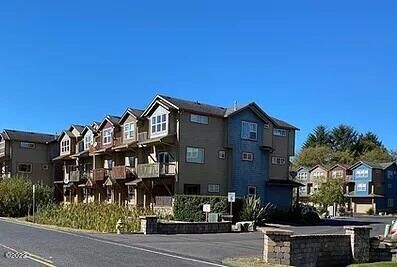 Property Photo: 475 SE 35th St F29 OR 97365