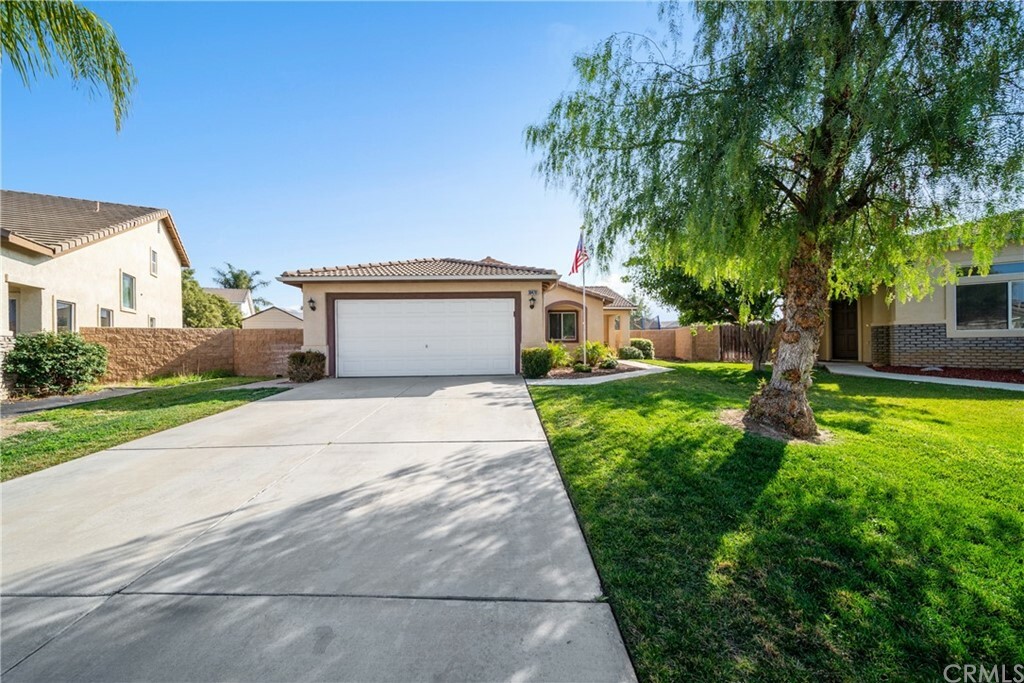 Property Photo:  30478 Silver Hawk Drive  CA 92584 