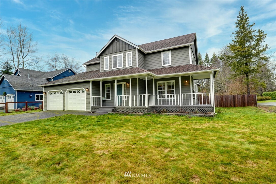 Property Photo:  730 NE 10th Street  WA 98045 