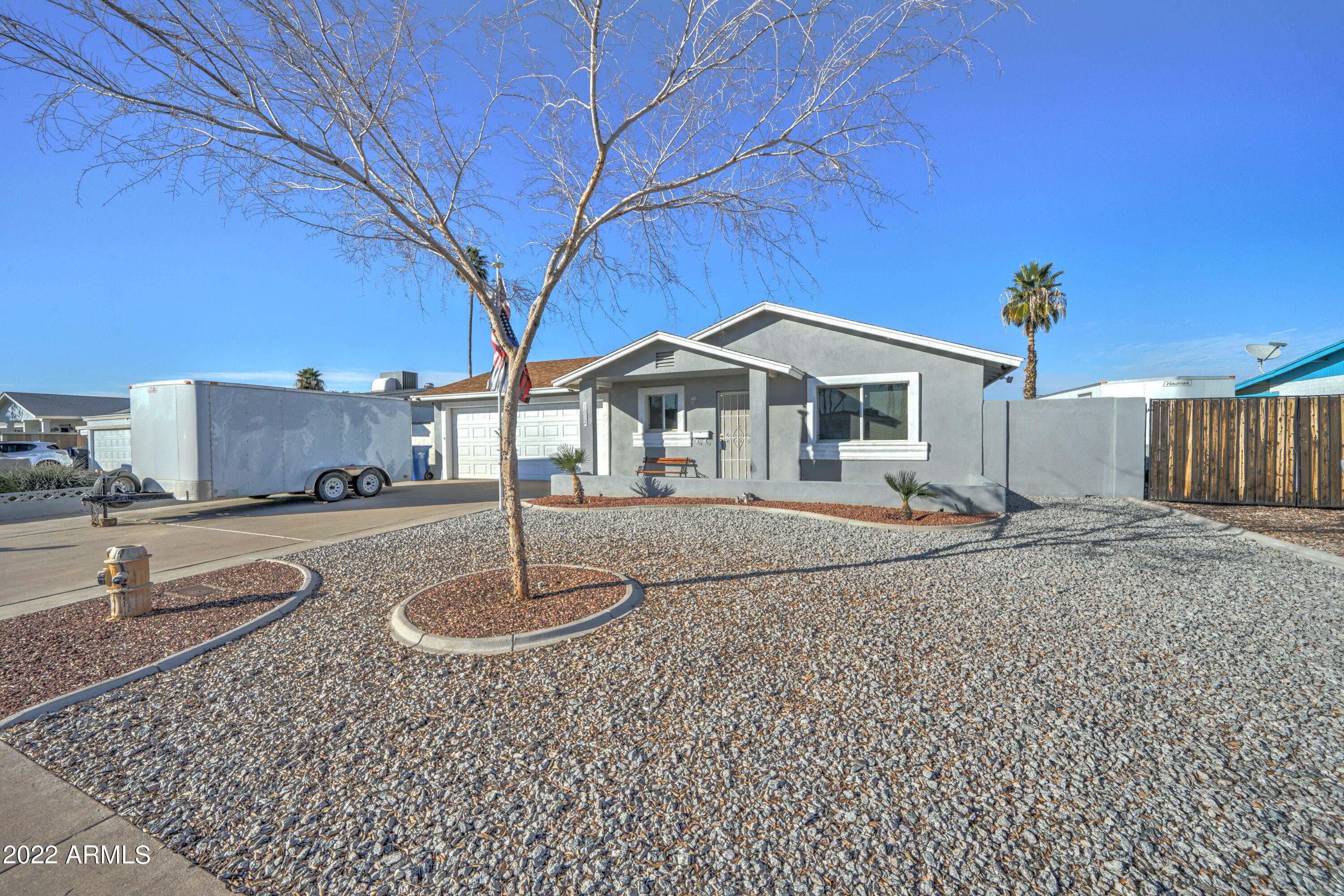 Property Photo:  1052 W Emerald Avenue  AZ 85210 