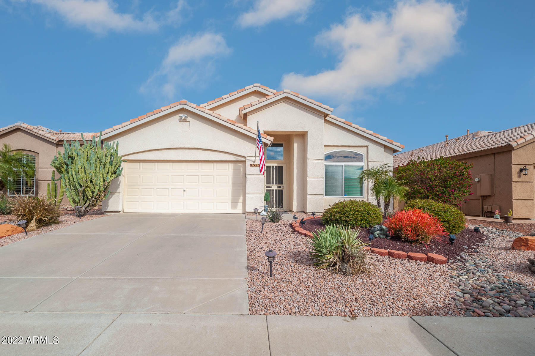 Property Photo: 9010 W Escuda Drive AZ 85382