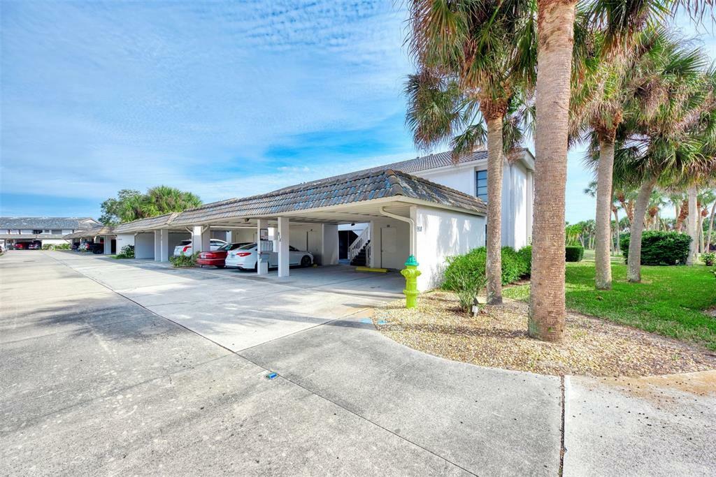 Property Photo:  918 Capri Isles Boulevard 208  FL 34292 