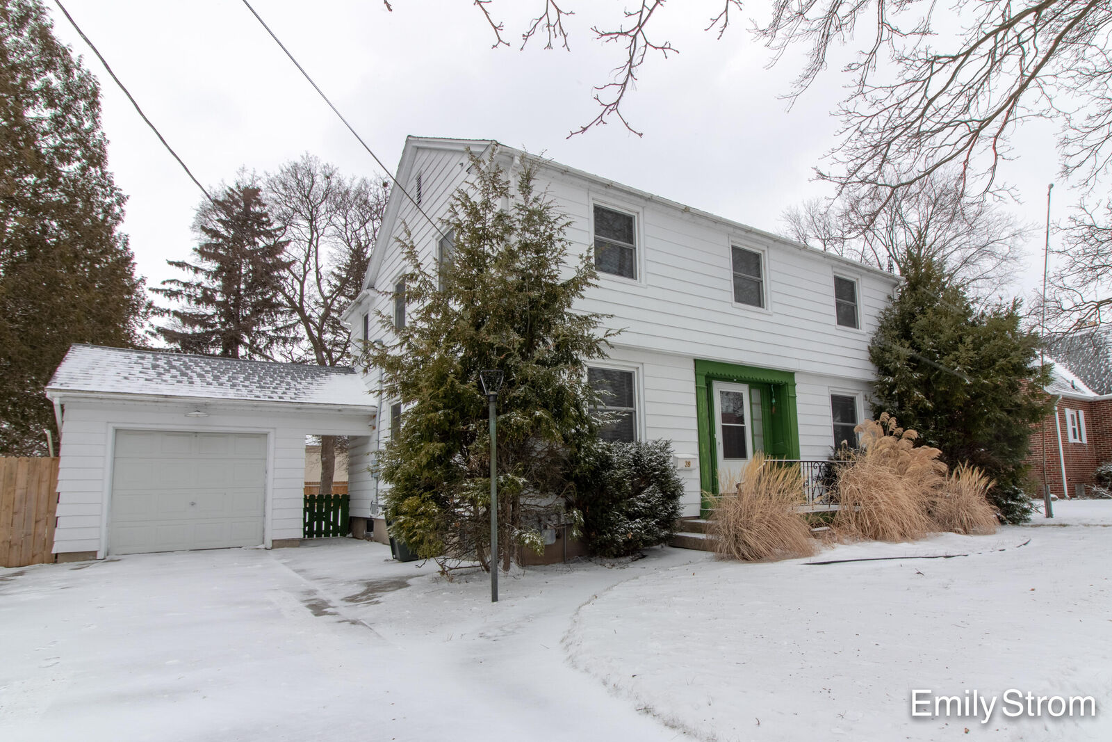 Property Photo:  39 W Maple Street  MI 49412 