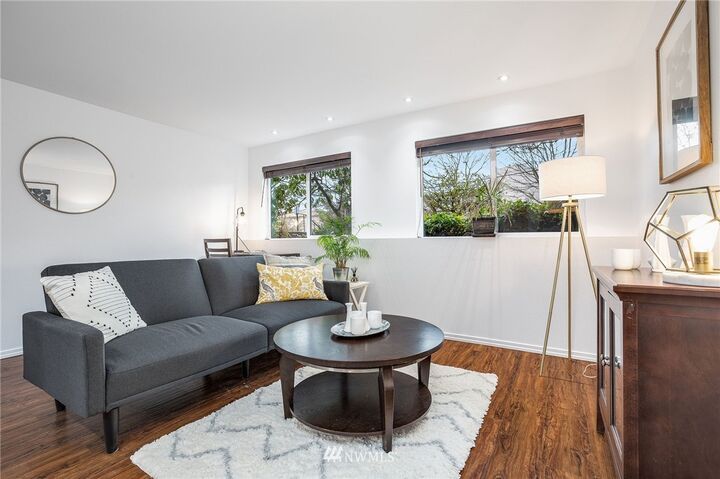 Property Photo:  1515 E Union Street 102  WA 98122 