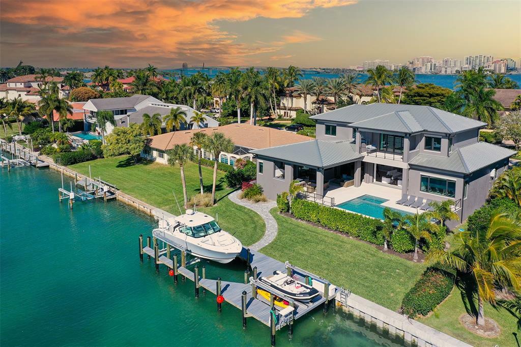 Property Photo: 422 Meadow Lark Drive FL 34236