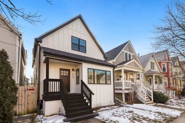 Property Photo:  2937 N Wisner Avenue  IL 60618 