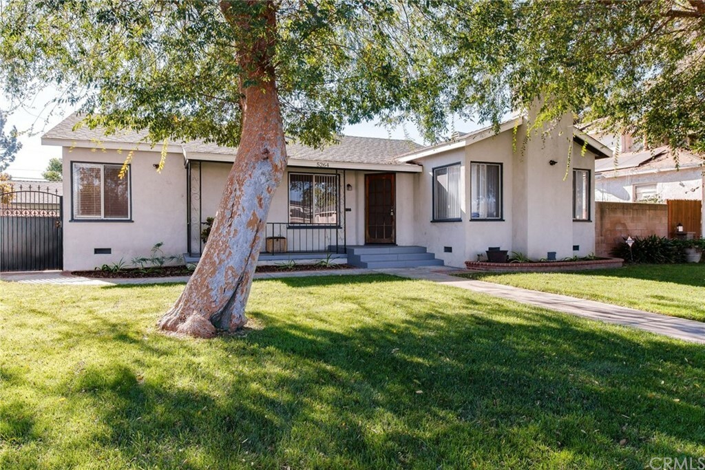 Property Photo: 5264 E Greenmeadow Road CA 90808
