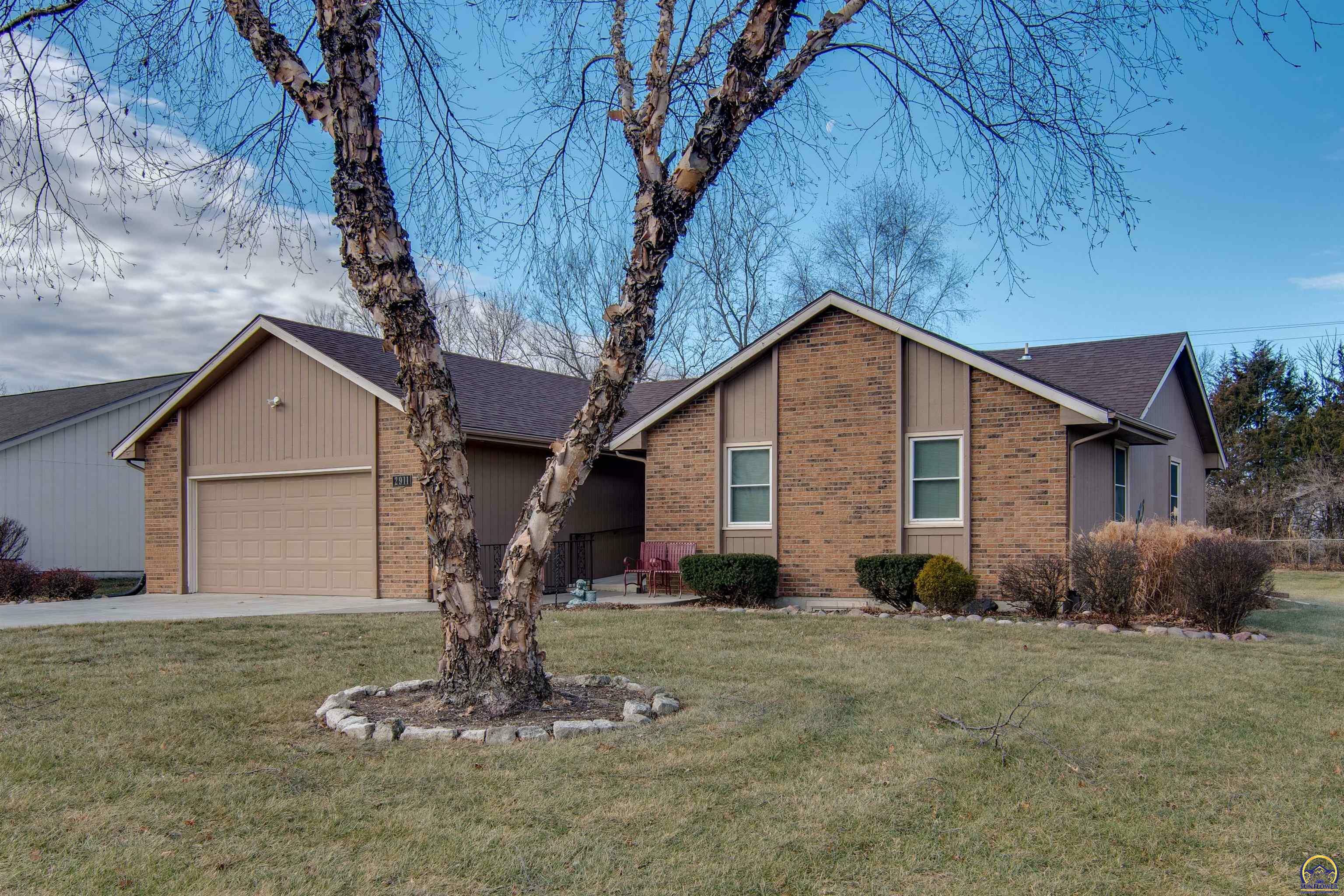 Property Photo:  2911 SW Arvonia Pl  KS 66614 