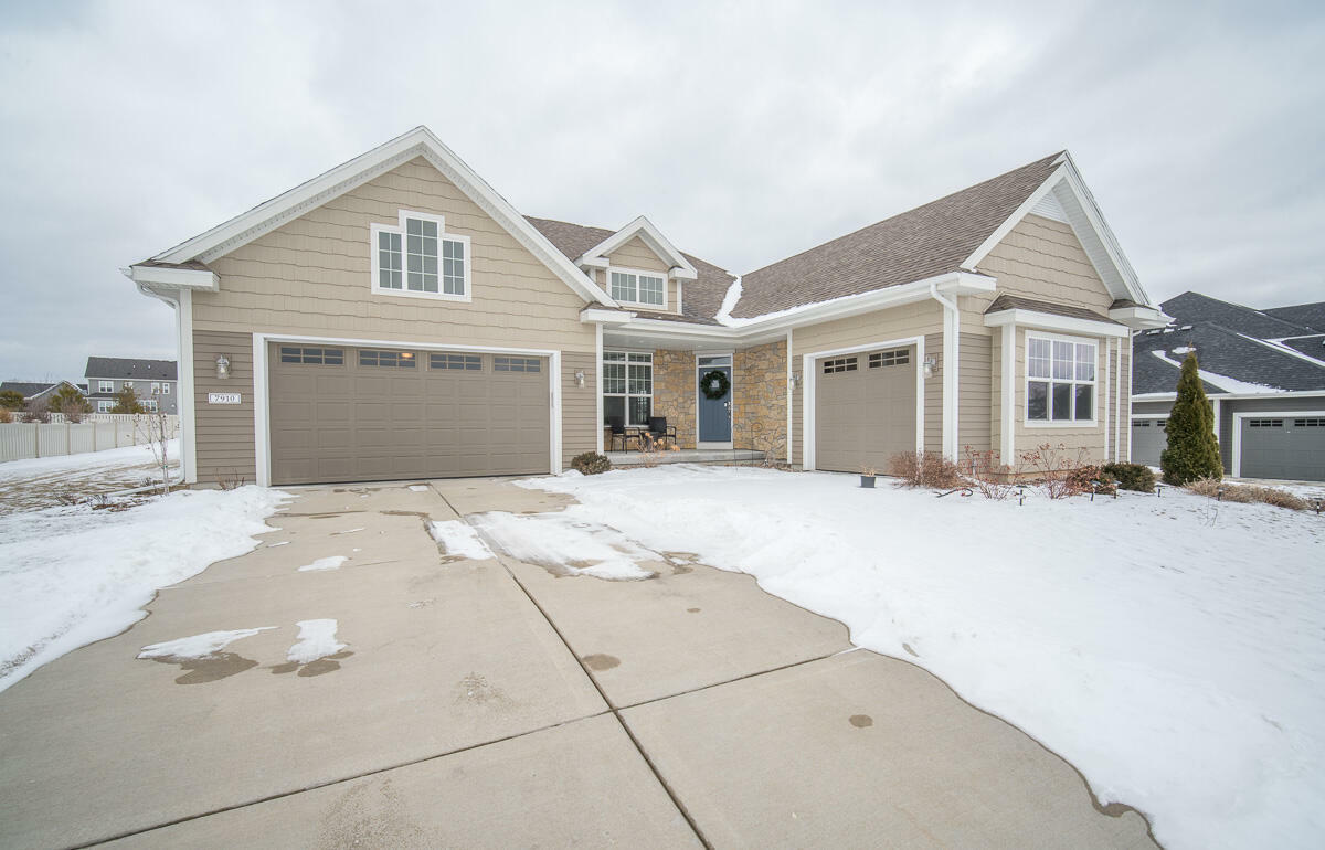 Property Photo:  7910 W Mourning Dove Ln  WI 53097 