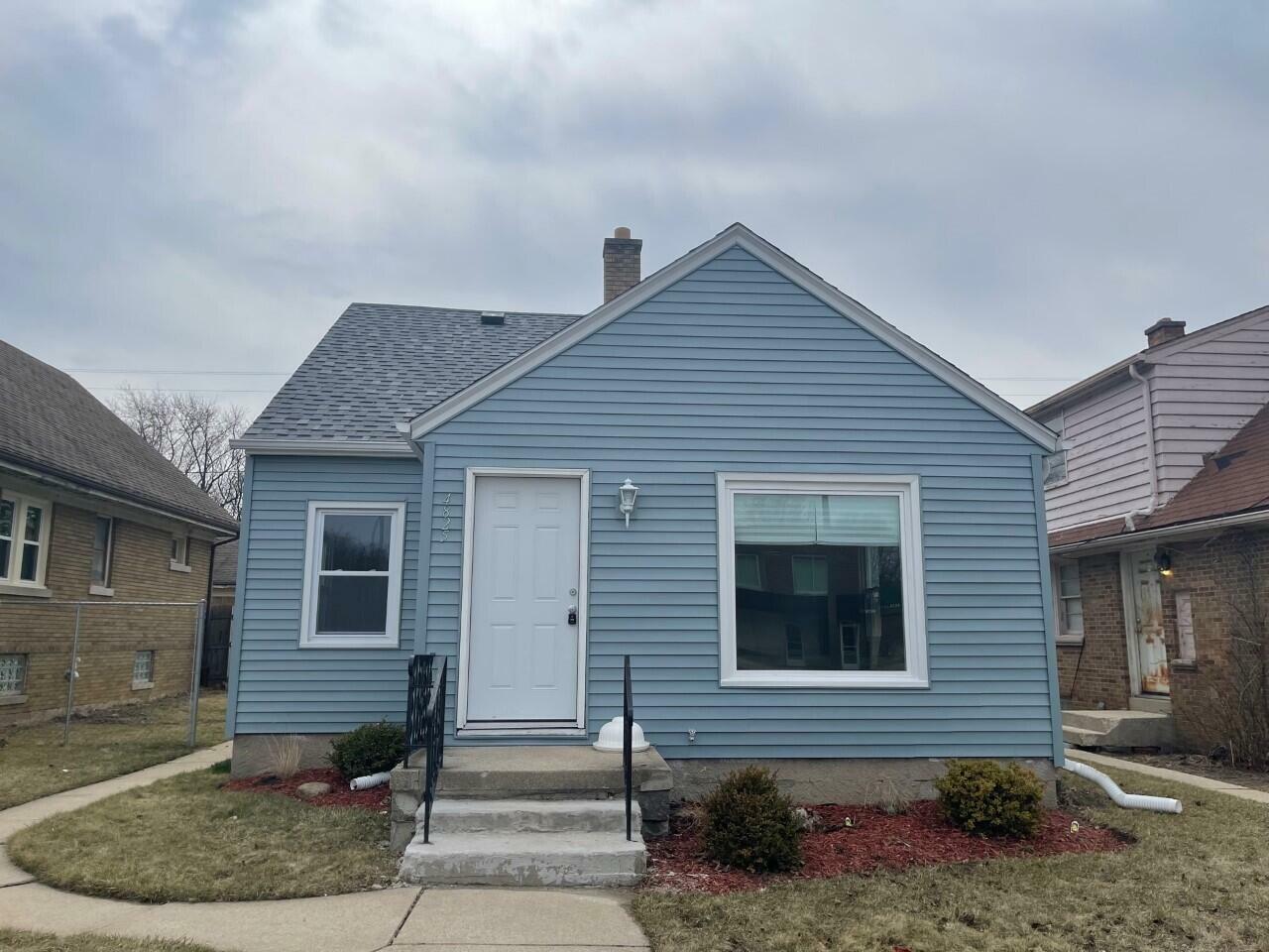 Property Photo: 4825 W Fond Du Lac Ave WI 53216