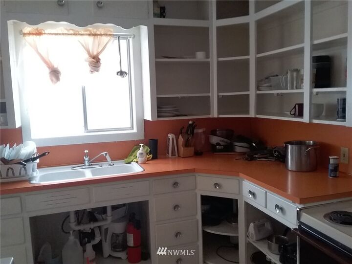 Property Photo:  2801 4th Street SE  WA 98802 