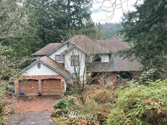 Property Photo:  24821 SE Mirrormont Boulevard  WA 98027 