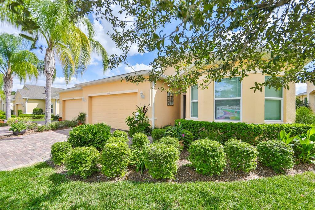 Property Photo:  682 Chipper Drive  FL 33573 