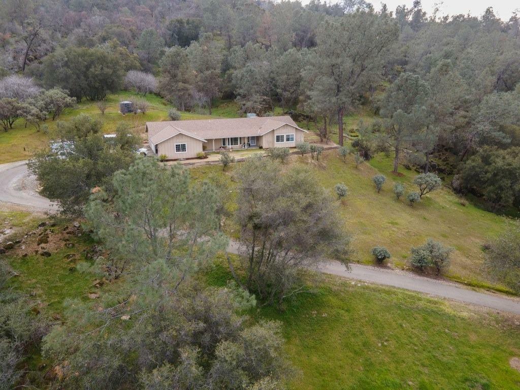 Property Photo:  33117 Blueberry Hill Drive  CA 93653 