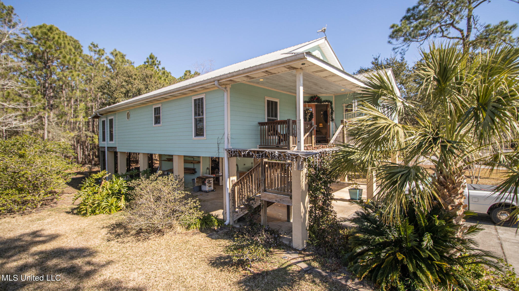 Property Photo:  4 Castle Street  MS 39571 