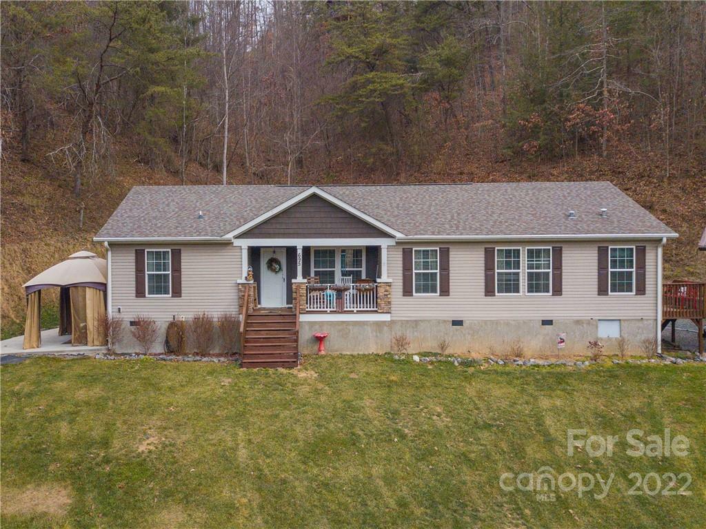 Property Photo: 695 Johnson Farm Road NC 28716
