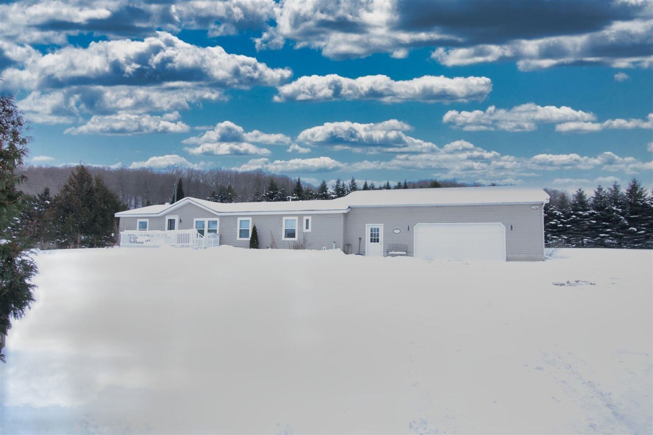 Property Photo:  2949 Fall Park Rd  MI 49712 