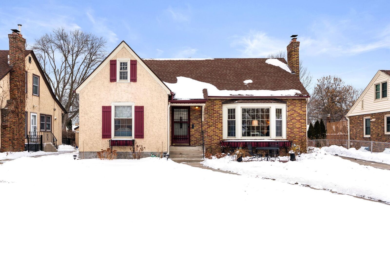 Property Photo:  1328 Victoria Street N  MN 55117 
