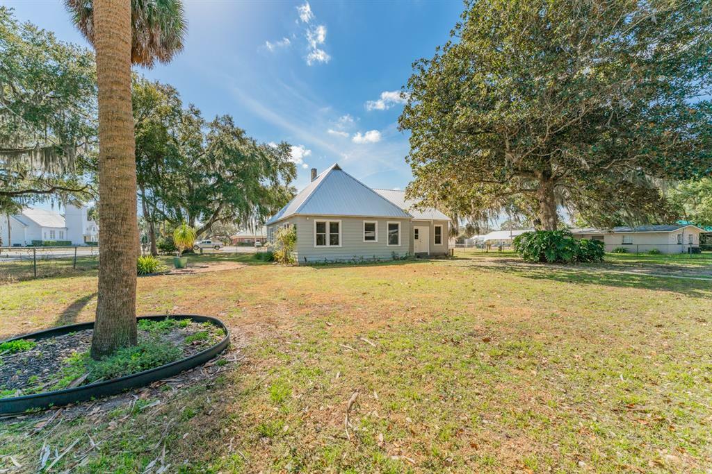 Property Photo:  500 W Fountain Street  FL 34731 