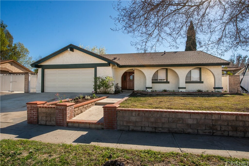 Property Photo:  1120 Arcane Street  CA 93065 