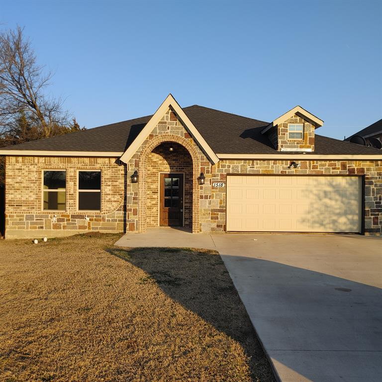 Property Photo: 1518 Avenue B TX 75051