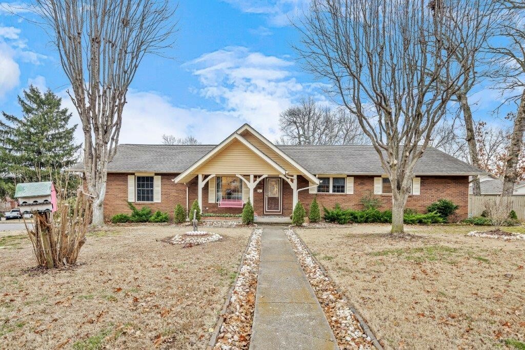 Property Photo:  501 N Valley West Drive  AR 72756 