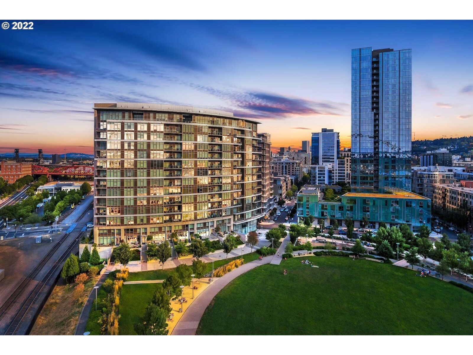 Property Photo: 949 NW Overton St 802 OR 97209