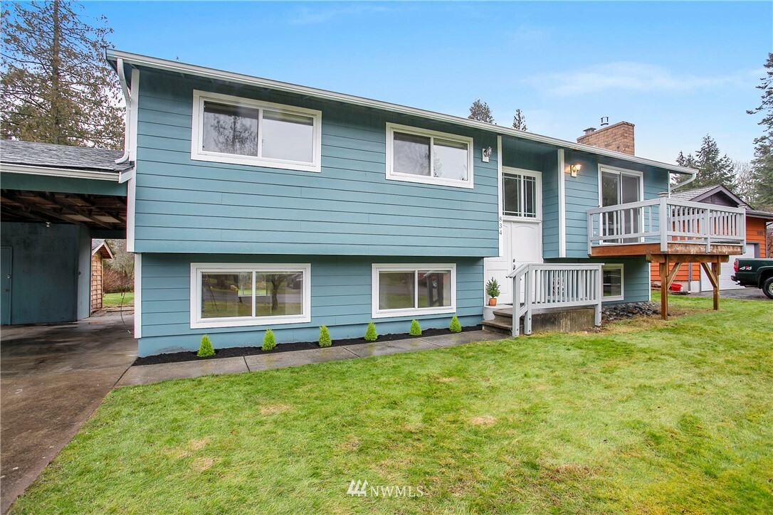 Property Photo:  834 E Douglas  WA 98229 