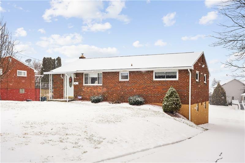 Property Photo: 4 N Rolling Hills Ave PA 15642