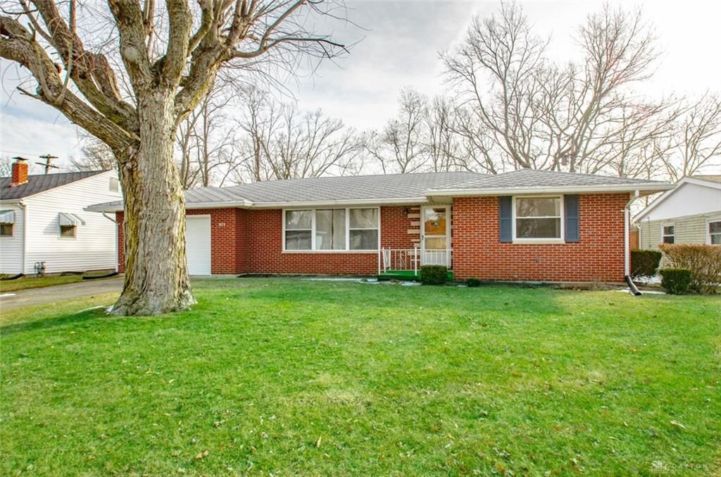 Property Photo: 811 SW 1st IN 47374