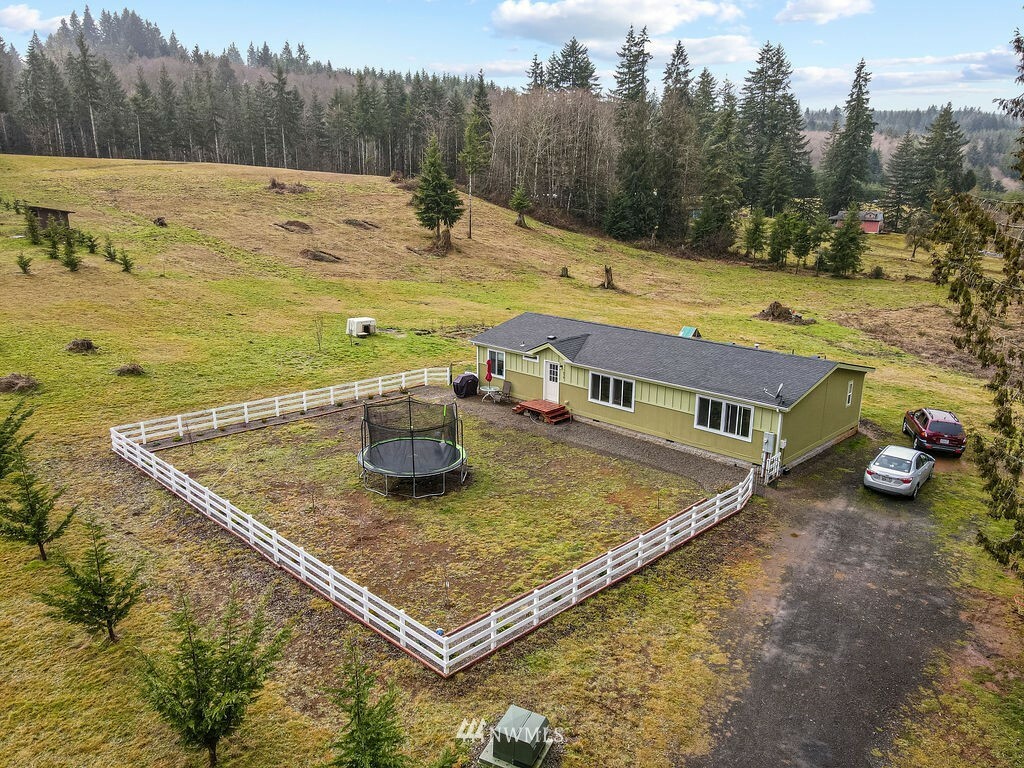 Property Photo:  878 Oak Point Road  WA 98632 