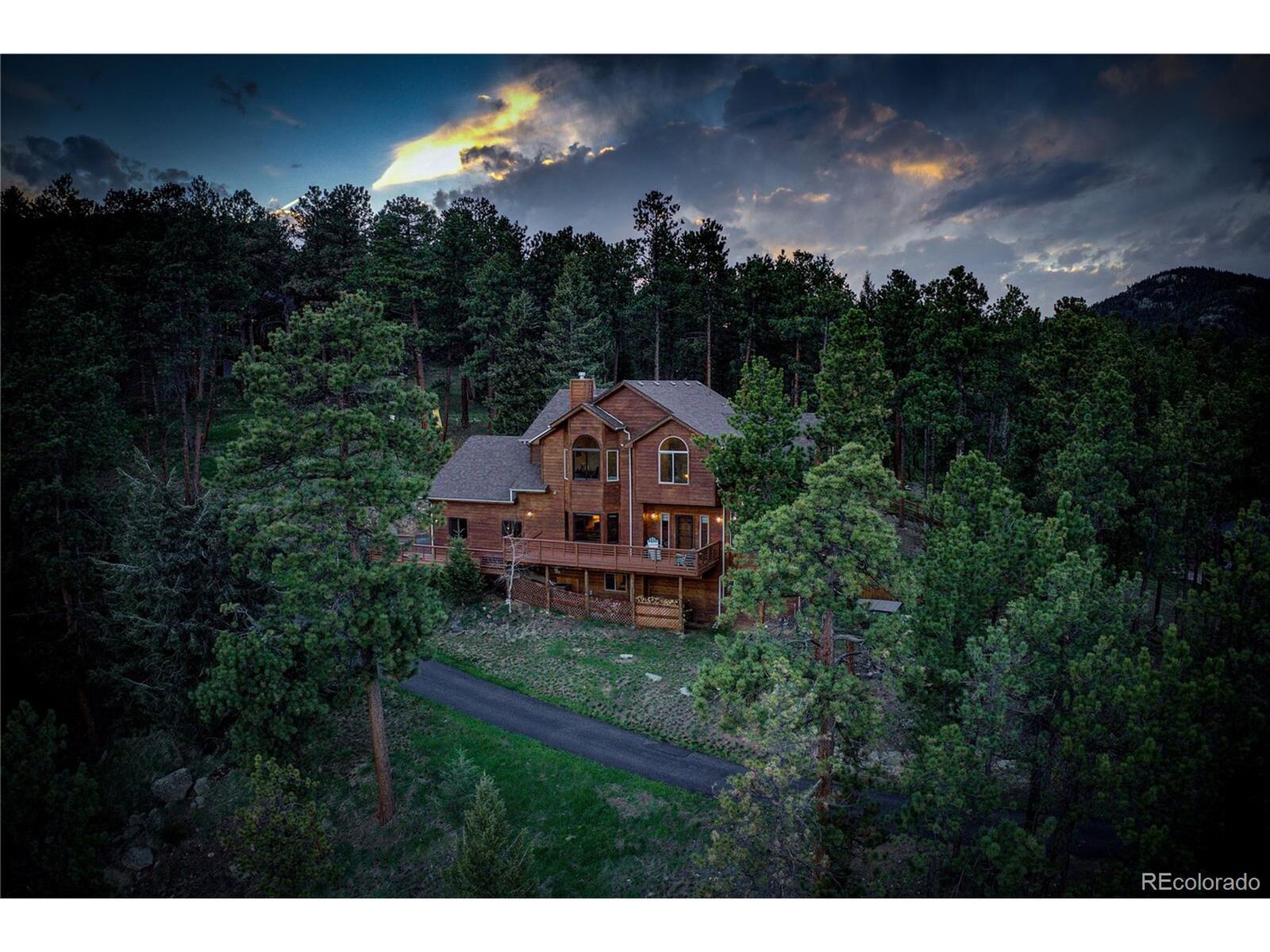Property Photo: 6905 Sprucedale Pkwy CO 80439