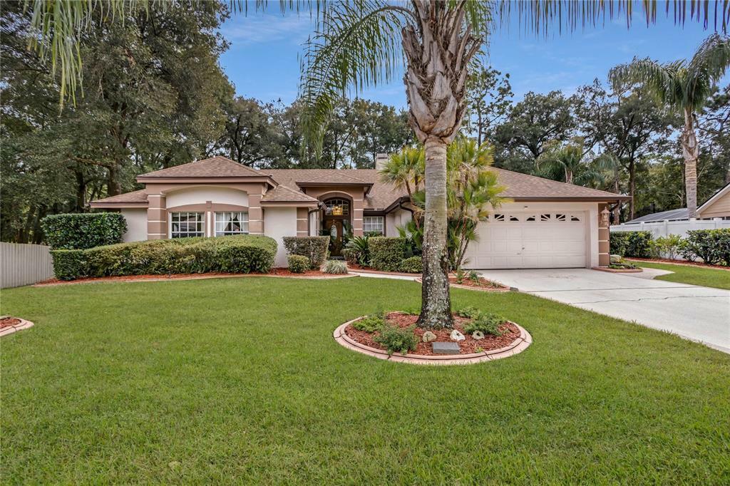Property Photo: 704 Falling Leaf Court FL 32724
