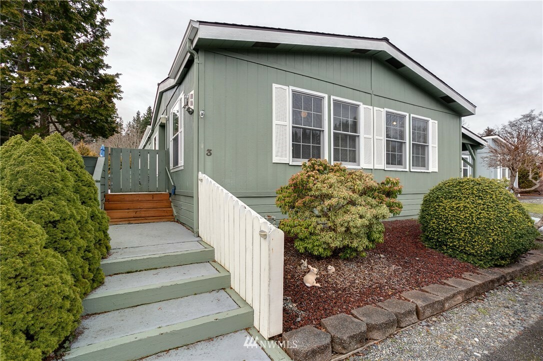 Property Photo: 2015 24th Street Dr 3 WA 98225