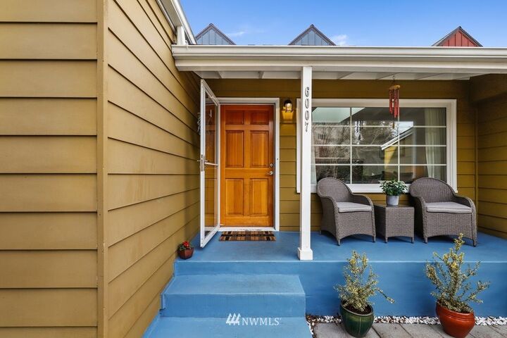 Property Photo: 6007 Fauntleroy Way SW WA 98136