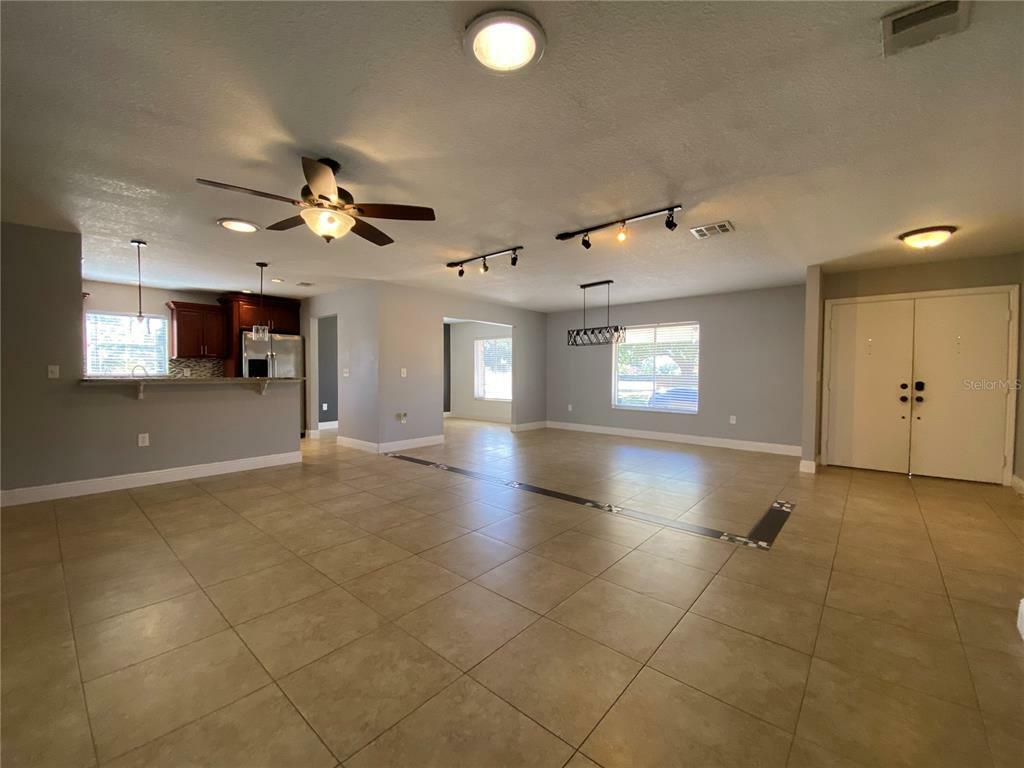 Property Photo:  6148 Hardrock Circle  FL 32819 