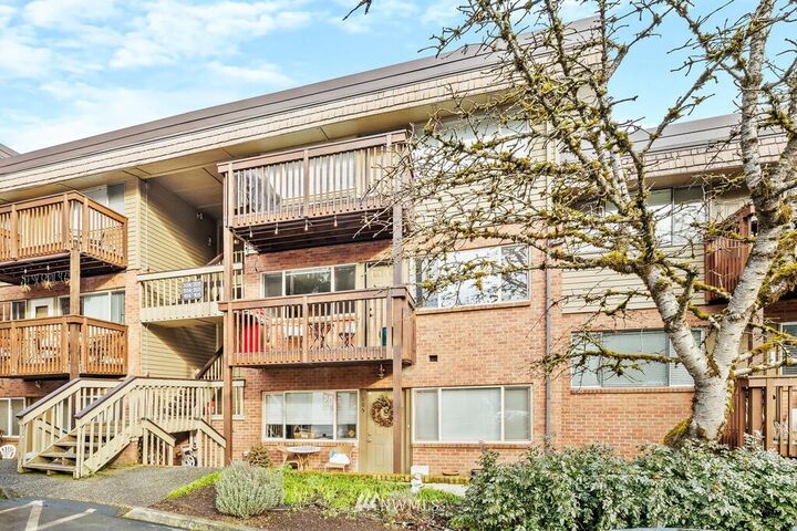 3834 175th Avenue NE 205  Redmond WA 98052 photo