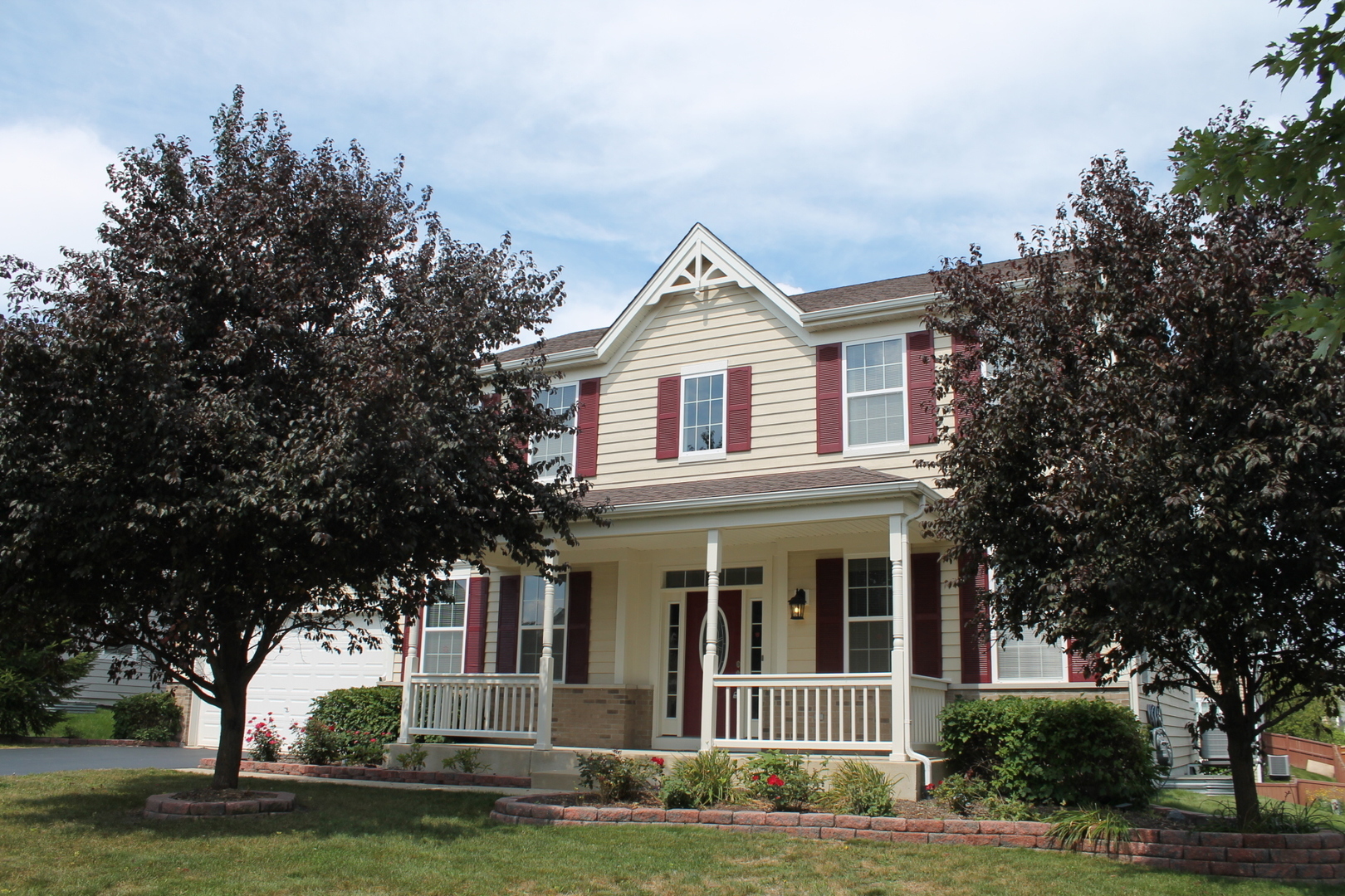 Property Photo:  606 Aborn Avenue  IL 60124 