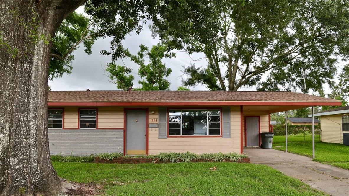 Property Photo:  1328 Meadow Drive  LA 70607 