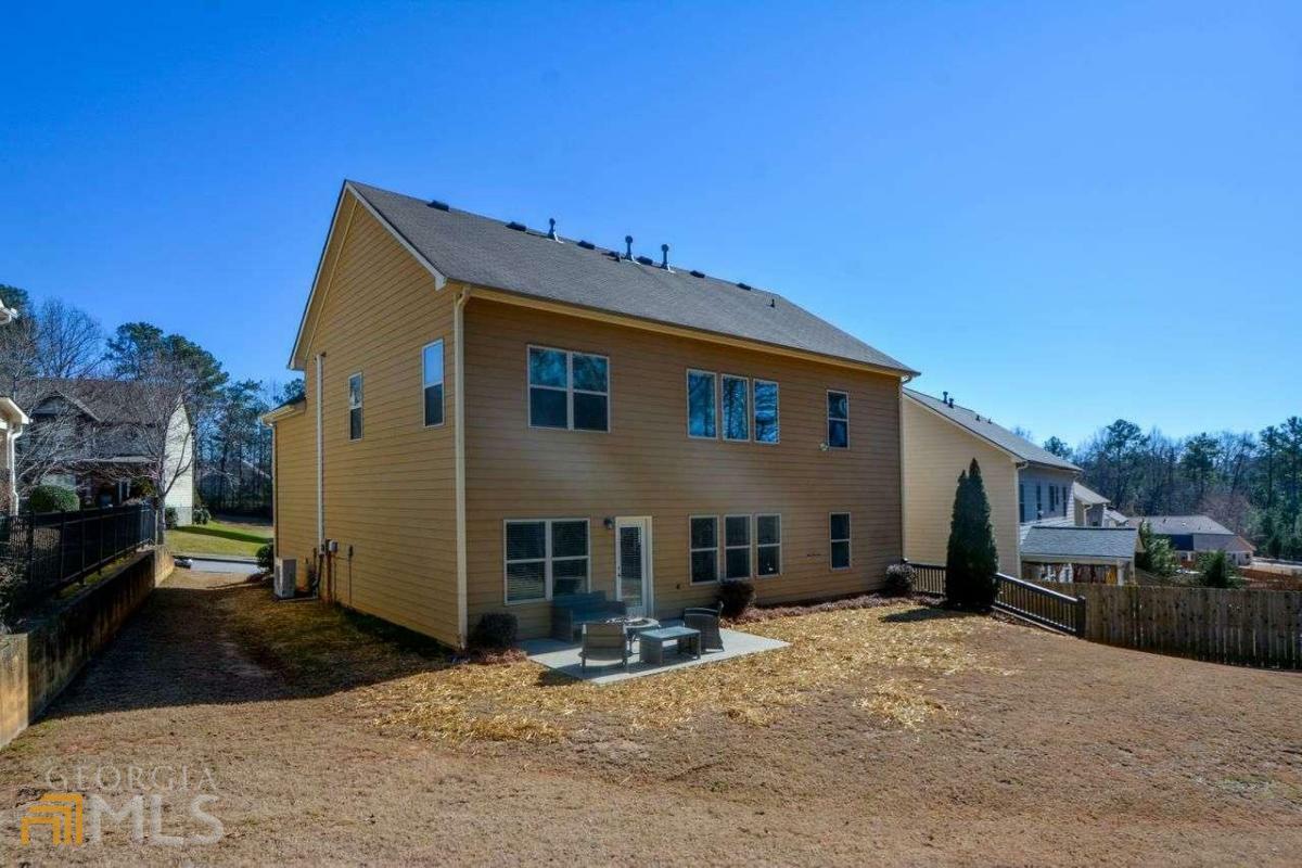 Property Photo: 5710 Crest Hill Drive GA 30518