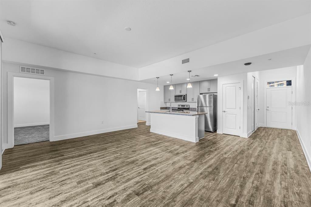 Property Photo: 5205 Eggleston Avenue 102 FL 32810
