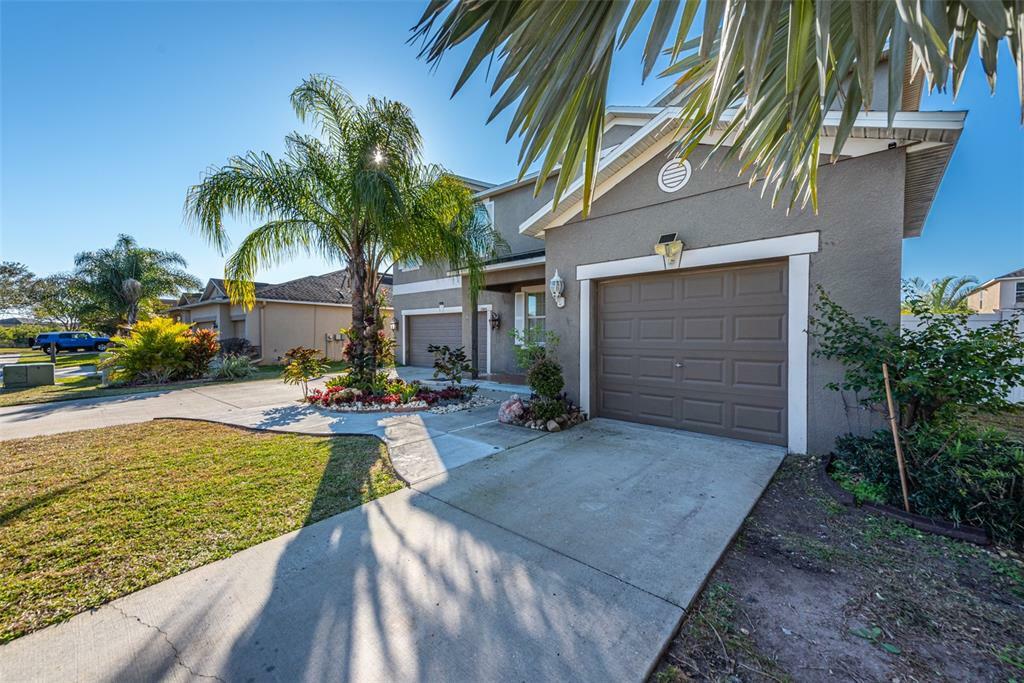 Property Photo:  10845 Carloway Hills Drive  FL 33598 