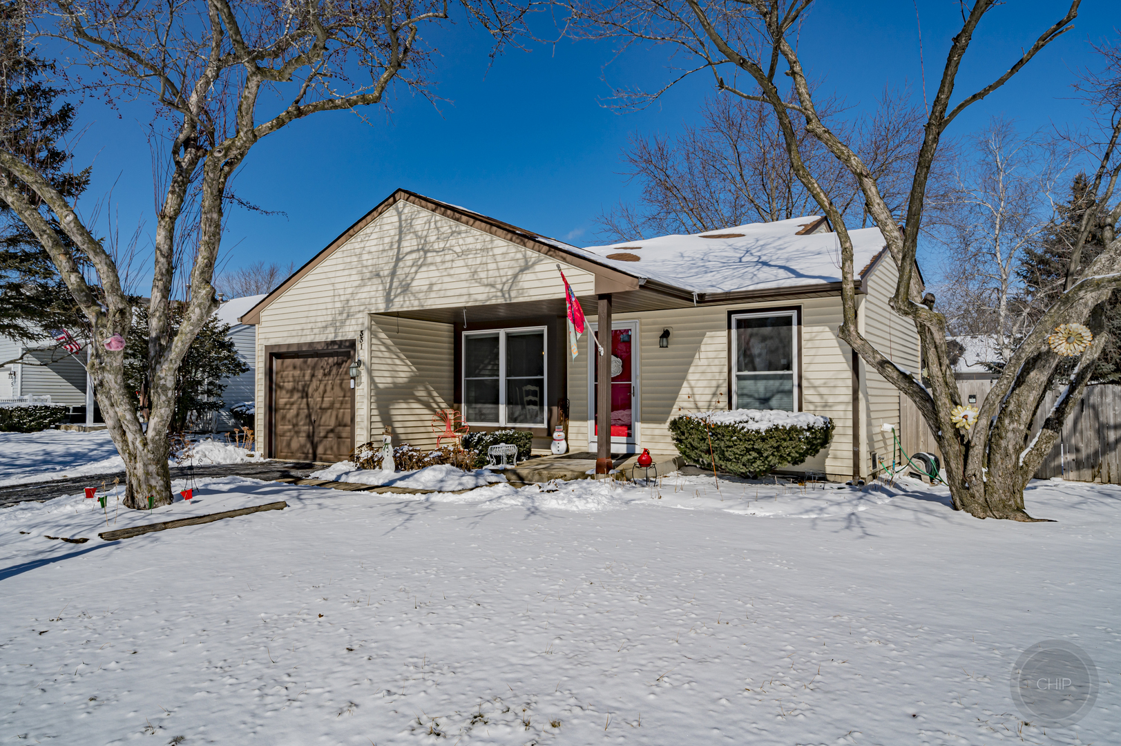 Property Photo:  331 Westbrook Circle  IL 60565 