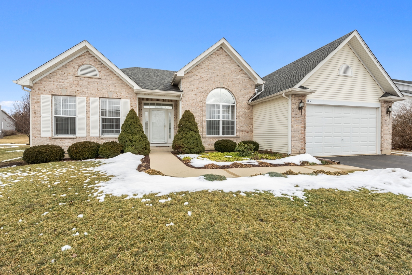 Property Photo:  1706 Reagan Boulevard  IL 60050 